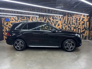 2016 Mercedes-Benz GLE 300 I (W166), чёрный, 3100000 рублей, вид 3