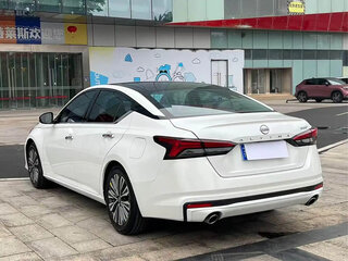 2023 Nissan Altima VI (L34) Рестайлинг, белый, 2000000 рублей, вид 4