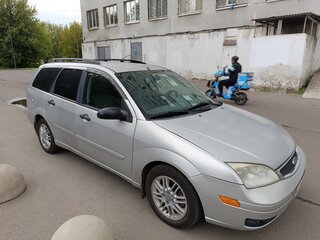 2004 Ford Focus I Рестайлинг (North America), серебристый, 400000 рублей, вид 3