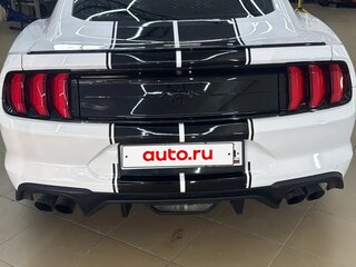 2021 Ford Mustang VI Рестайлинг, белый, 3600000 рублей, вид 1