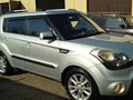 2012 Kia Soul I Рестайлинг, серебристый, 800000 рублей - вид 2