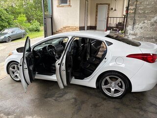 2011 Hyundai Elantra V (MD), белый, 1000000 рублей, вид 5