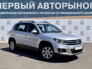 2014 Volkswagen Tiguan I Рестайлинг, серебристый, 1370000 рублей, вид 3