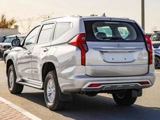 2023 Mitsubishi Montero Sport III Рестайлинг, серебристый, 4250000 рублей, вид 5