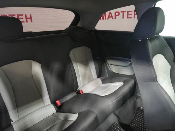2011 Audi A1 I (8X), красный, 699000 рублей - вид 11