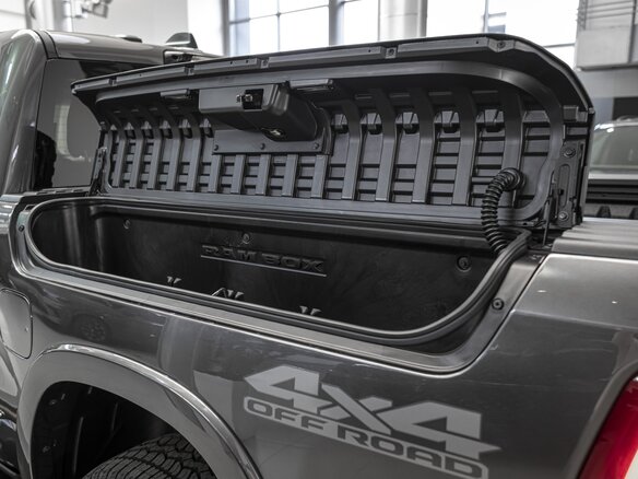 2026 Ram 1500 Crew Cab V Рестайлинг, серый, 11469084 рублей - вид 10