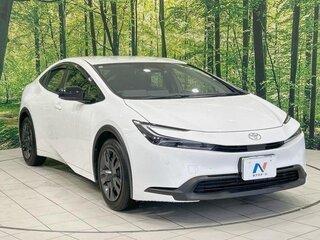 2024 Toyota Prius V (XW60), белый, 3300000 рублей, вид 3