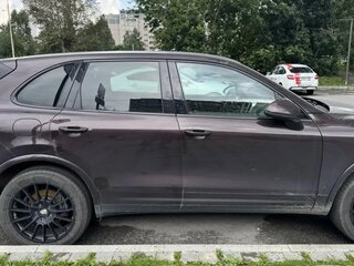 2018 Porsche Cayenne II Рестайлинг (958), коричневый, 4400000 рублей, вид 3