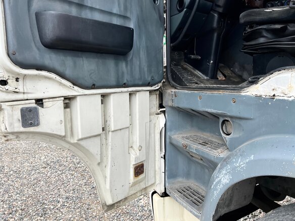 2000 DAF XF 95, белый, 590000 рублей - вид 11