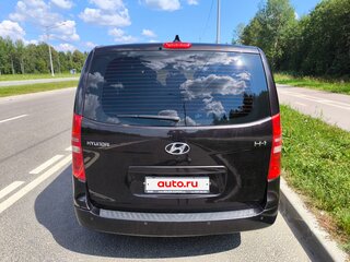 2018 Hyundai H-1 II Рестайлинг 2, коричневый, 3299999 рублей, вид 4