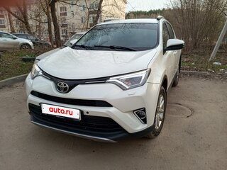 2017 Toyota RAV4 IV (XA40) Рестайлинг, белый, 2200000 рублей, вид 1