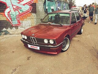 1980 BMW 5 серии 518 I (E12) Рестайлинг, красный, 1200000 рублей, вид 2