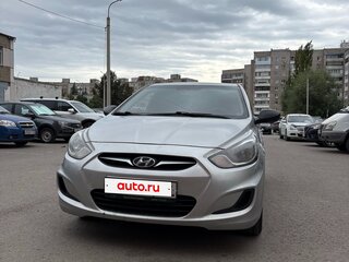 2013 Hyundai Solaris I, серебристый, 730000 рублей, вид 3