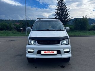 1999 Toyota Town Ace Noah III, белый, 1000040 рублей, вид 2