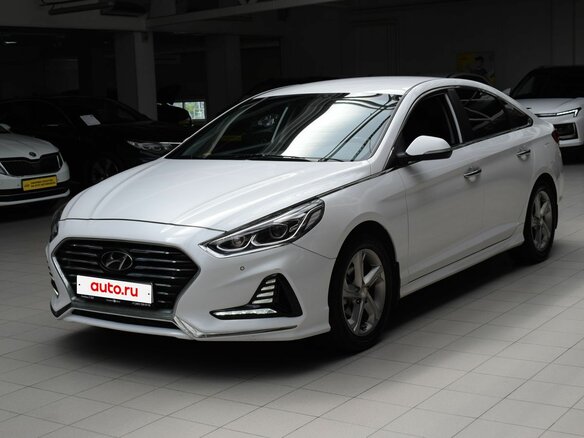 2018 Hyundai Sonata VII (LF) Рестайлинг, белый, 1720000 рублей - вид 2