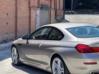 2015 BMW 6 серии 640i xDrive III (F06/F13/F12) Рестайлинг, серебристый, 3245000 рублей, вид 3