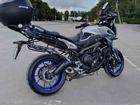 2015 Yamaha MT-09 Tracer (FJ-09), серебристый, 690000 рублей, вид 2