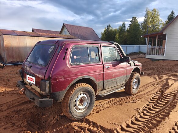 1996 Lada (ВАЗ) 2121 (4x4) I Рестайлинг, красный, 170000 рублей - вид 3
