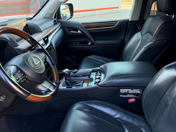 2017 Lexus LX 450d III Рестайлинг 2, чёрный, 6900000 рублей - вид 7