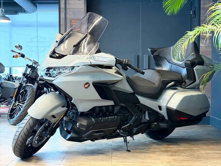 2026 Honda GL 1800 Gold Wing, серый, 4950000 рублей, вид 1