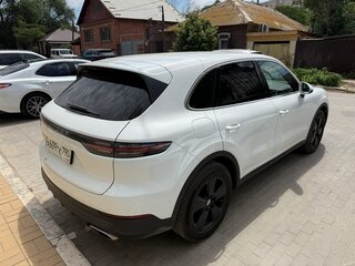 2020 Porsche Cayenne III, белый, 5200000 рублей, вид 3