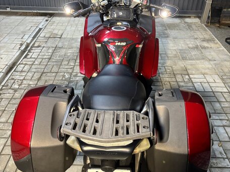 2009 Kawasaki GTR 1400 (Concours 14), красный, 700000 рублей, вид 5