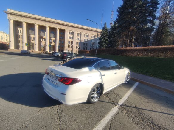 2015 Infiniti Q70 I Рестайлинг, белый, 2350000 рублей - вид 21
