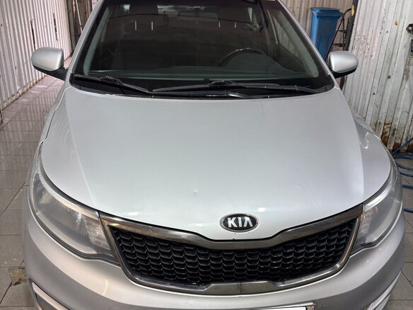 2016 Kia Rio III Рестайлинг, серебристый - вид 1