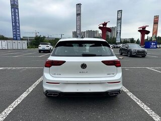 2022 Volkswagen Golf VIII, белый, 1790000 рублей, вид 5