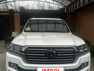 2018 Toyota Land Cruiser 200 Series Рестайлинг 2, белый, 8500000 рублей, вид 1