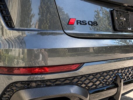 2025 Audi RS Q8 Performance I Рестайлинг, серый, вид 5