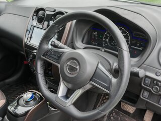 2017 Nissan Note e-Power II Рестайлинг, белый, 1500000 рублей, вид 5
