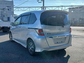 2016 Honda Freed I Рестайлинг 2, серебристый, 929000 рублей, вид 4