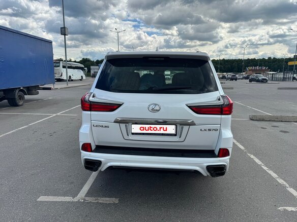 2019 Lexus LX 570 III Рестайлинг 2, белый, 8490000 рублей - вид 5