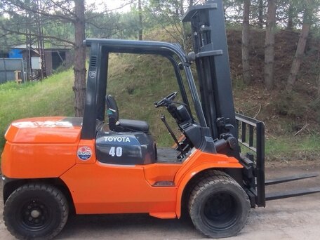 2007 Toyota 7F, оранжевый, 751412 рублей, вид 2