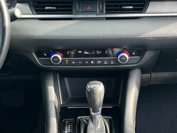2020 Mazda 6 III (GJ) Рестайлинг 2, чёрный, 1950000 рублей - вид 16