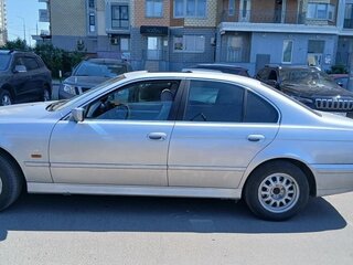 2002 BMW 5 серии 520i IV (E39) Рестайлинг, серебристый, 350000 рублей, вид 3