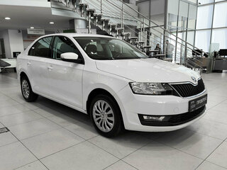 2019 Skoda Rapid I Рестайлинг, белый, 1360000 рублей, вид 3