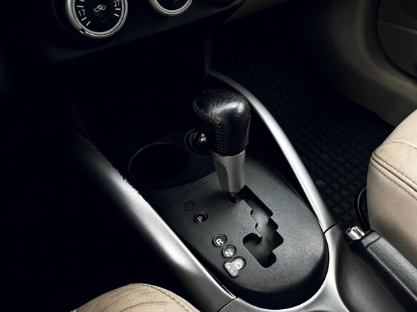 2007 Mitsubishi Outlander II, красный - вид 12
