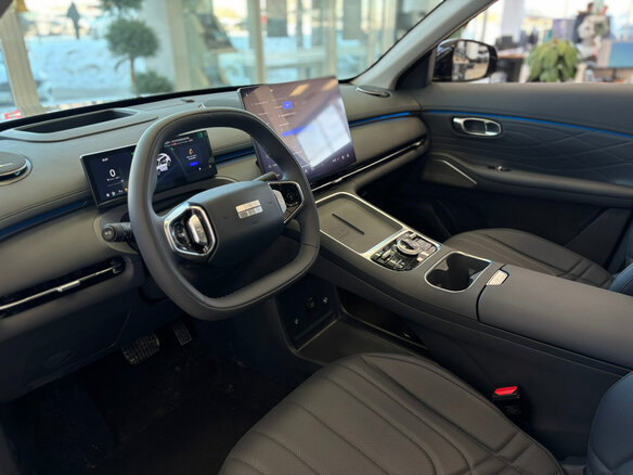 2026 Geely EX5 Гибрид EM-R, чёрный, 3829990 рублей - вид 6