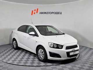 2013 Chevrolet Aveo II, белый, 646000 рублей, вид 3