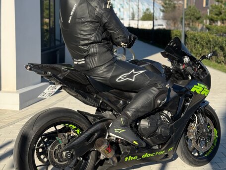 2017 Honda CBR 1000 RR/RA Fireblade, серый, 2000000 рублей, вид 3