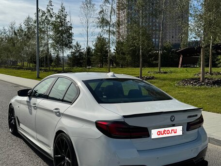 2020 BMW 5 серии 530i xDrive VII (G30/G31/G38) Рестайлинг, белый, 4700000 рублей, вид 5
