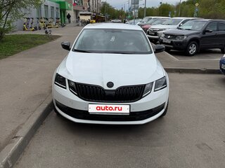 2019 Skoda Octavia III (A7) Рестайлинг, белый, 2600000 рублей, вид 2