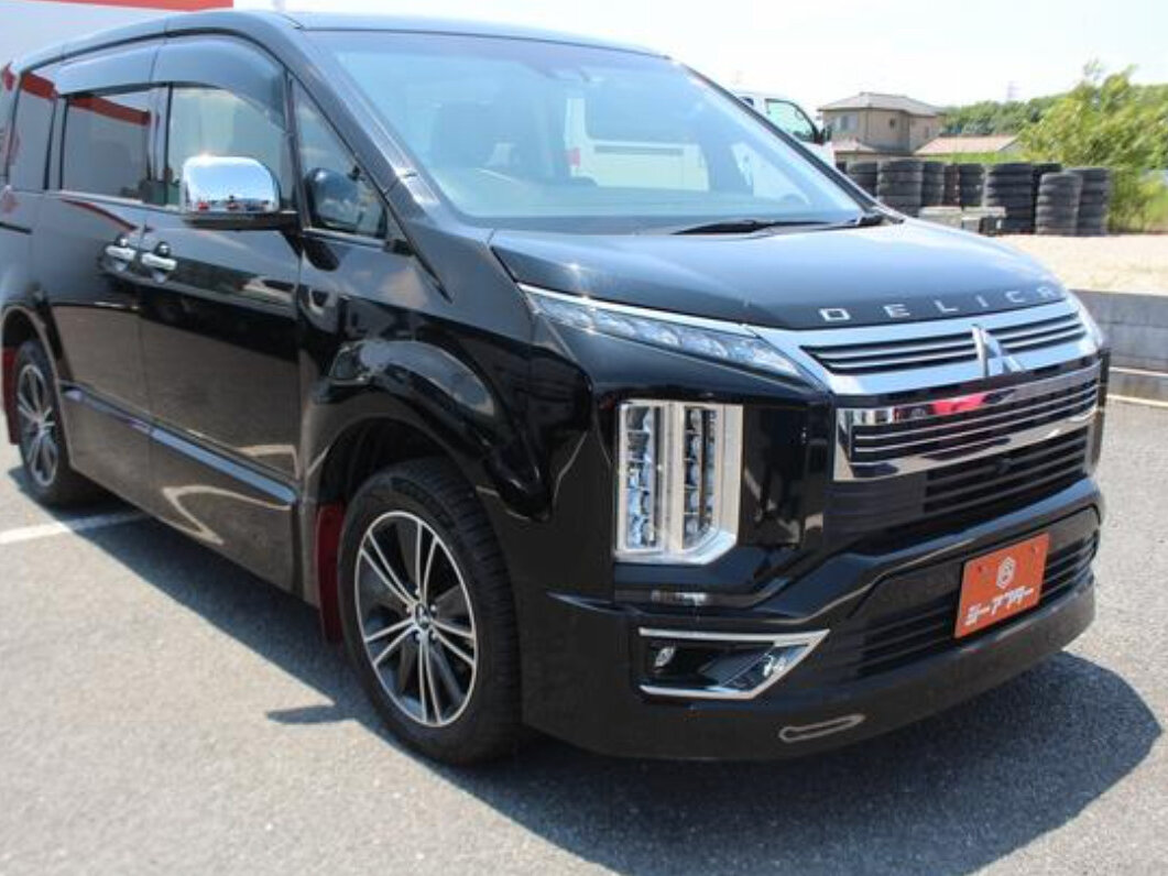 Открыть фотографии: Mitsubishi Delica D:5 I Рестайлинг