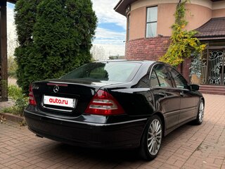2004 Mercedes-Benz C-Класс 320 II (W203) Рестайлинг, чёрный, 920000 рублей, вид 3