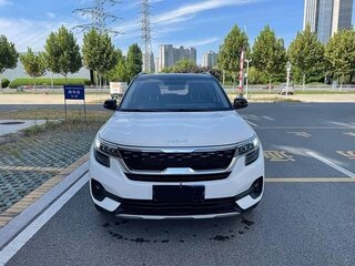 2022 Kia KX3, белый, 1255777 рублей, вид 2