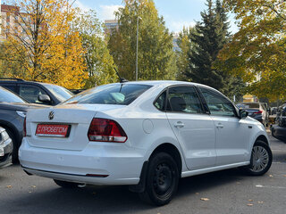 2017 Volkswagen Polo V Рестайлинг, белый, 949000 рублей, вид 4