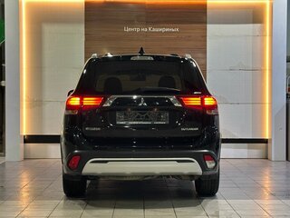 2020 Mitsubishi Outlander III Рестайлинг 3, чёрный, 2399900 рублей, вид 5