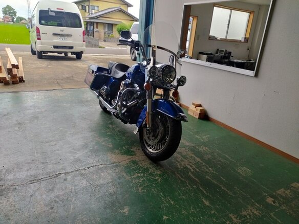 2010 Harley-Davidson Road King, синий, 740000 рублей - вид 2